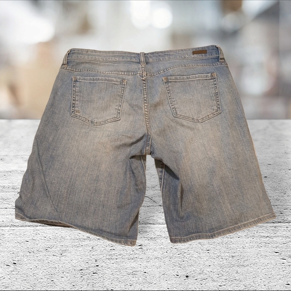 Kut from the Kloth distressed denim shorts size 10 - Picture 3 of 11